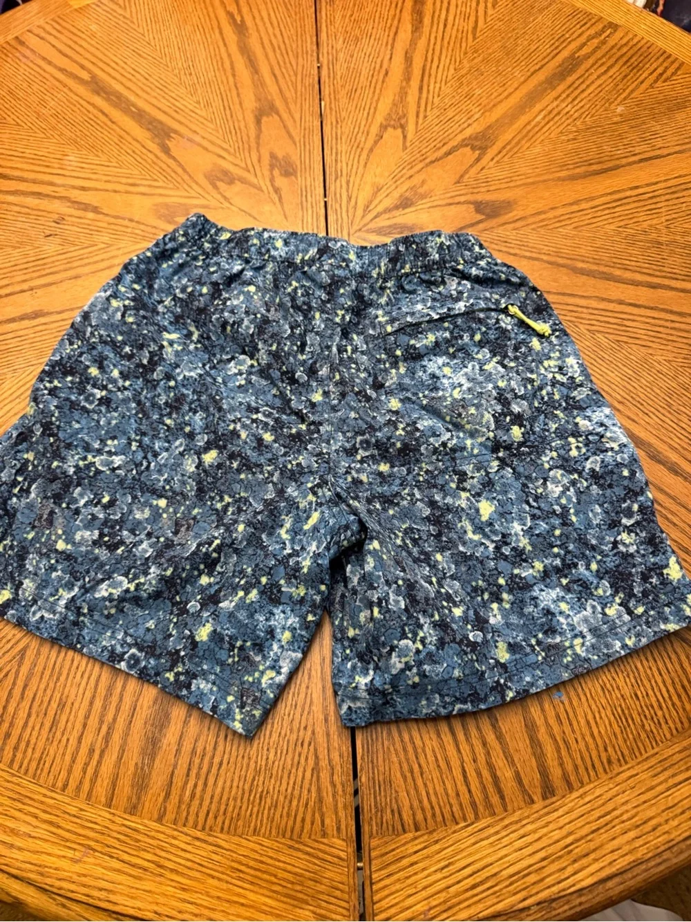 The North Face Men’s Navy Blue & Yellow Speckled Athletic Shorts